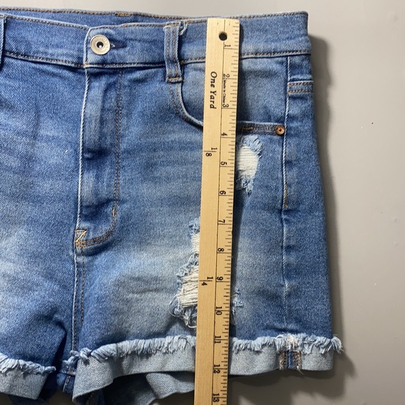 Wildflower Women’s Stellar High Waist Distressed Jean Shorts Size 11 - Picture 6 of 11